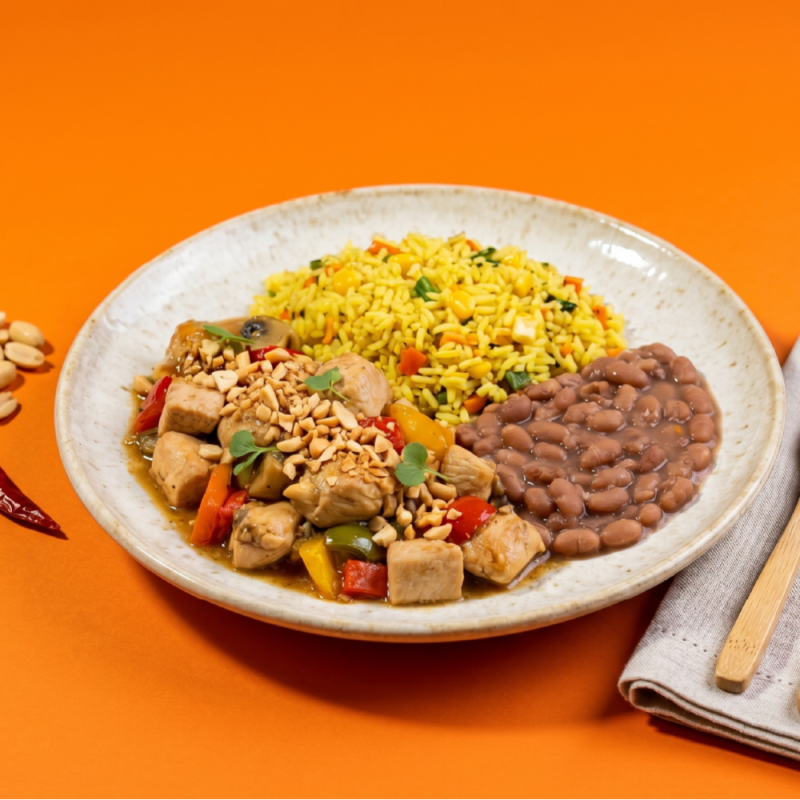 marmita -  frango xadrez + arroz integral  à grega + feijão carioca