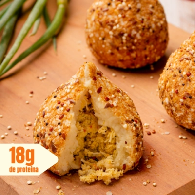 coxinha fit frango e batata doce (18g de proteína)