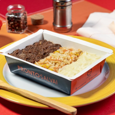 marmita - costela desfiada + arroz com cenoura e milho + purê de batata