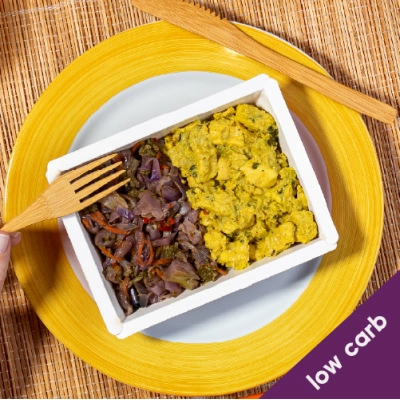 marmita - frango ao curry + legumes salteados - low carb