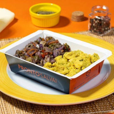 marmita - frango ao curry + legumes salteados - low carb
