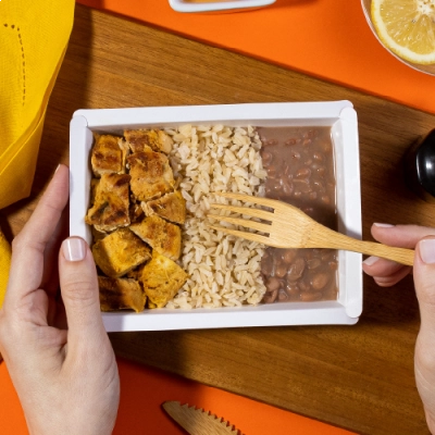 marmita - frango grelhado ao limão siciliano + arroz integral + feijão carioca